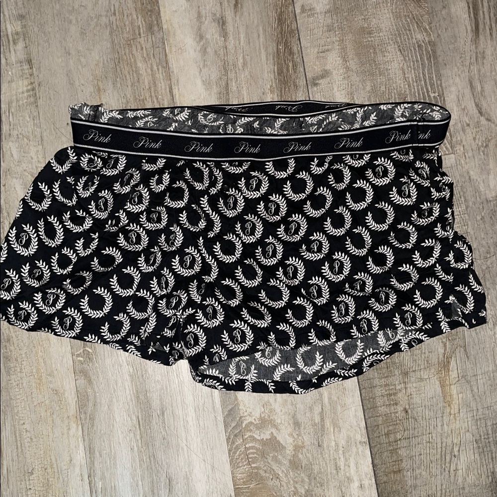 PINK Victoria's Secret Black and White logo Print pj Shorts large